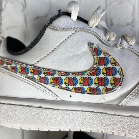 Nike Kids Court Borough Low 2 Se White Sneakers w fun graphic sz 5Y — see pics - Picture 2 of 10